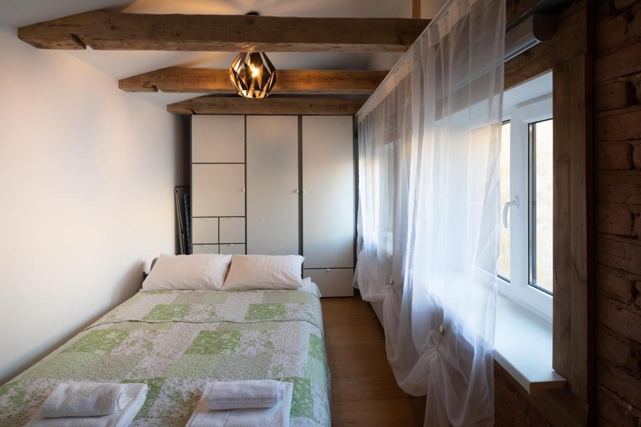 Merkela Loft Apartment Beside Vermanes Park Riga Bagian luar foto