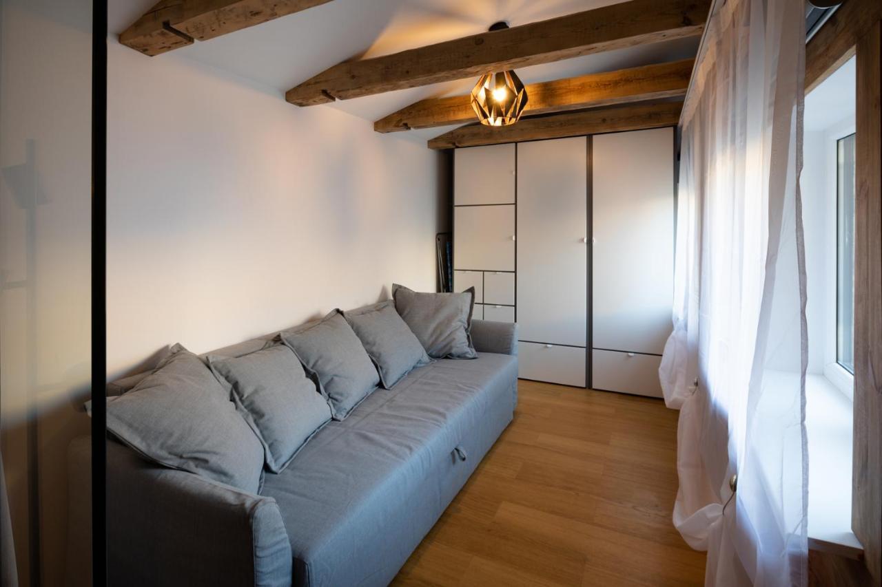 Merkela Loft Apartment Beside Vermanes Park Riga Bagian luar foto
